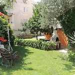 Travarevic - Two-bedroom 4 Adults No2 Apartman *