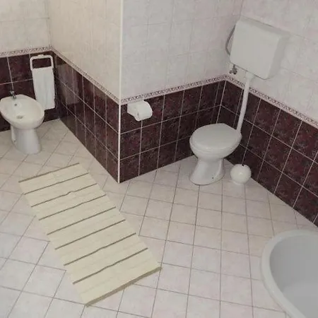 Travarevic - Two-bedroom 4 Adults No2 公寓 *