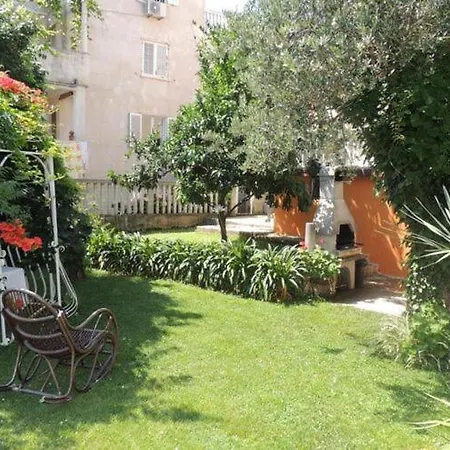Travarevic - Two-bedroom 4 Adults No2 公寓 *