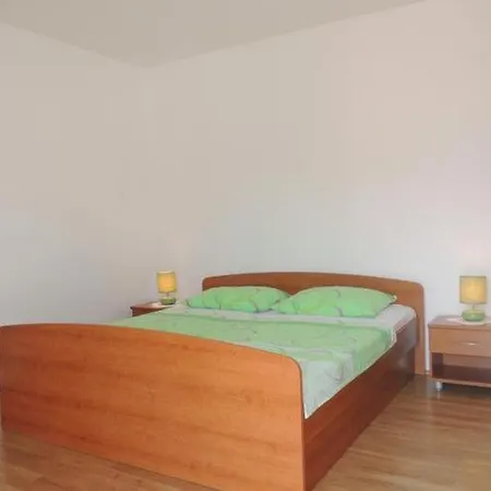 Travarevic - Two-bedroom 4 Adults No2 公寓