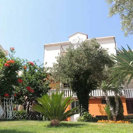 Travarevic - Two-bedroom 4 Adults No2