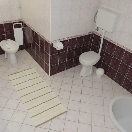 Travarevic - Two-bedroom 4 Adults No2 公寓 *