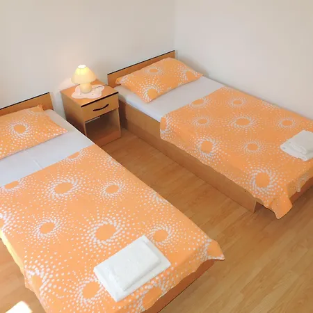 Travarevic - Two-bedroom 4 Adults No2 公寓 *
