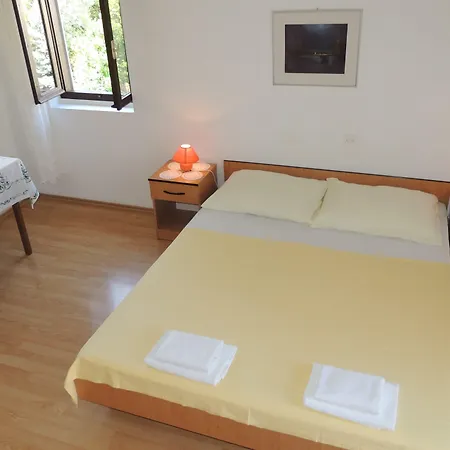 Travarevic - Two-bedroom 4 Adults No2 公寓 *