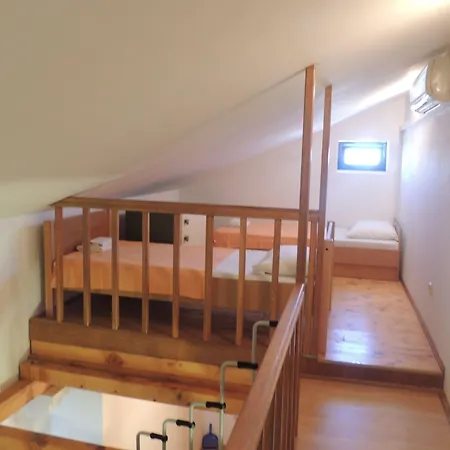 Travarevic - Two-bedroom 4 Adults No2 公寓 *